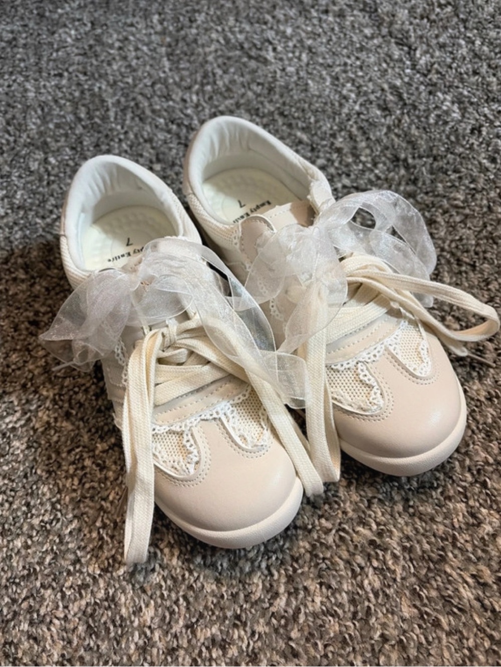 Cream Lace Accent Sneakers - Lightweight Fashion Shoe size 7 women